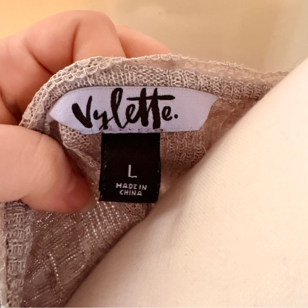 Light Gray Long Sleeve Button-Front Ribbed Tee - Picture 3 of 4